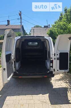 Вантажний фургон Nissan NV200 2011 в Чернівцях