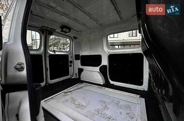 Грузовой фургон Nissan NV200 2015 в 