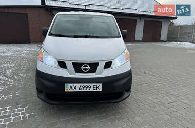 Вантажопасажирський фургон Nissan NV200 2016 в Харкові