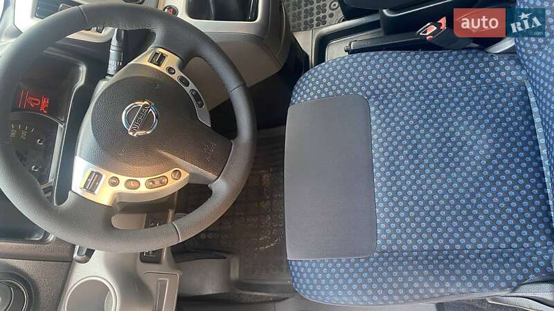 Мінівен Nissan NV200 2011 в Мукачевому