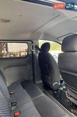 Мінівен Nissan NV200 2012 в 