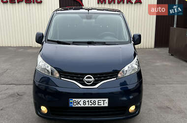 Минивэн Nissan NV200 2012 в 