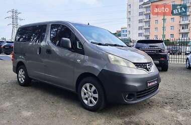 Мінівен Nissan NV200 2011 в 
