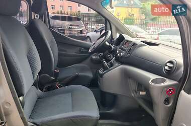 Мінівен Nissan NV200 2011 в 