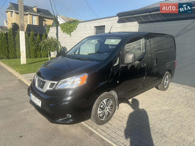 Nissan NV200 2014