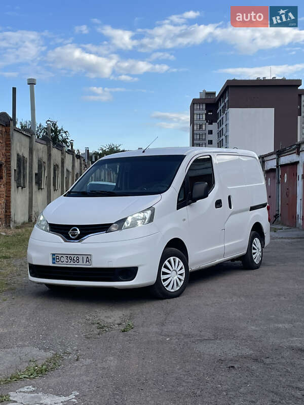 Nissan NV200 2016