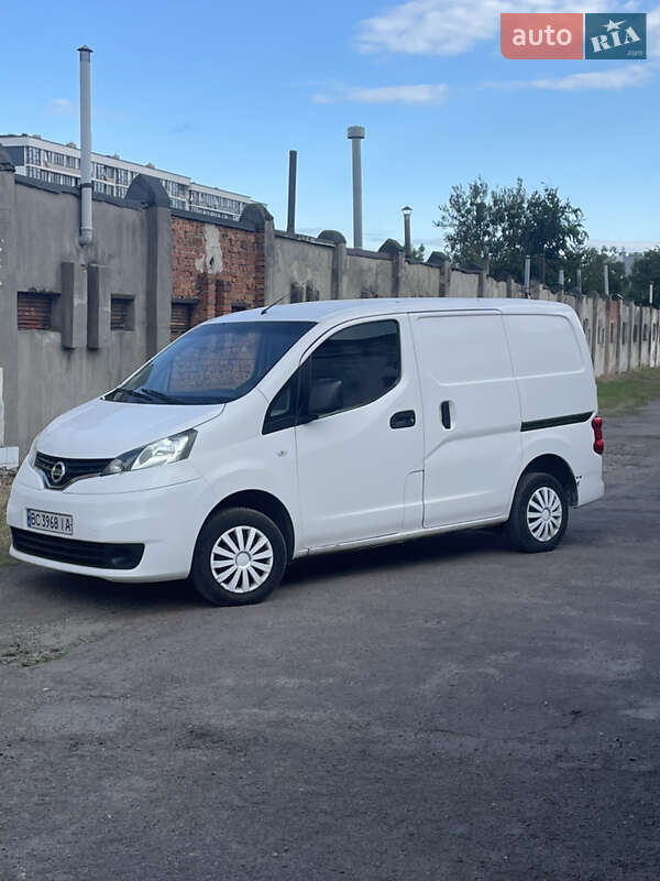Грузовой фургон Nissan NV200 2016 в Львове