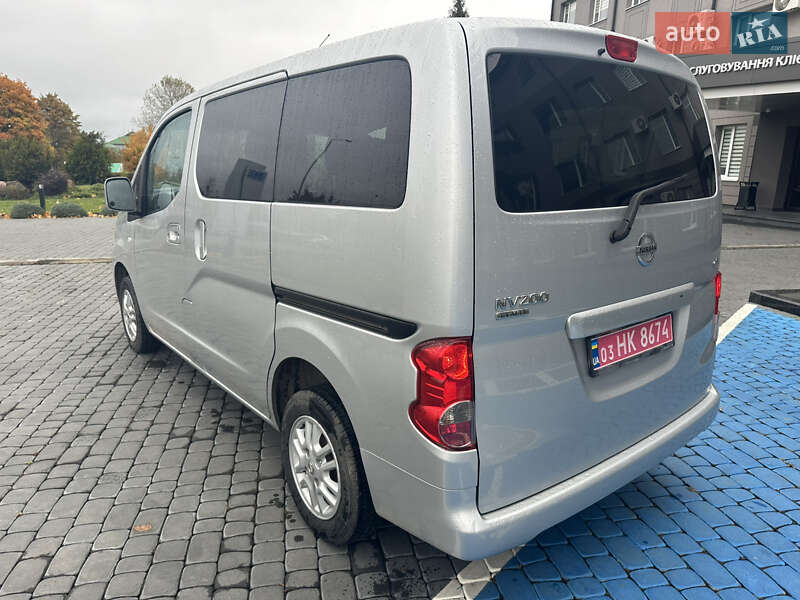 Мінівен Nissan NV200 2011 в Луцьку