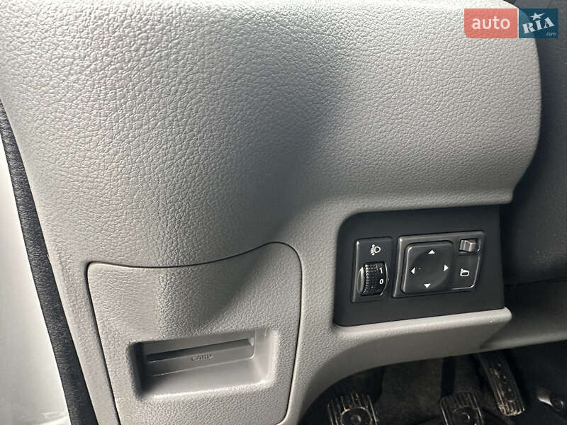Мінівен Nissan NV200 2011 в Луцьку