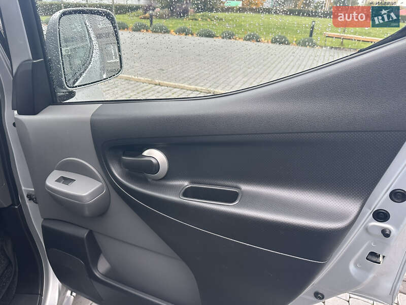 Мінівен Nissan NV200 2011 в Луцьку