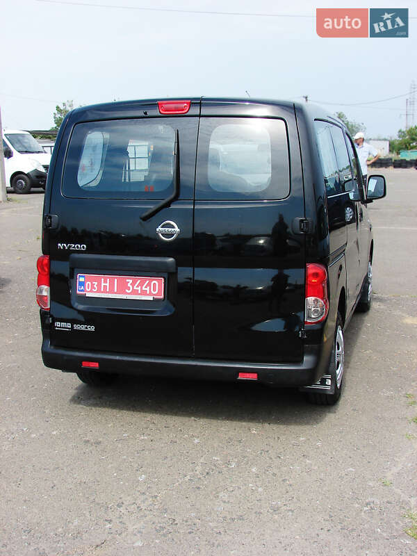 Минивэн Nissan NV200 2012 в Одессе