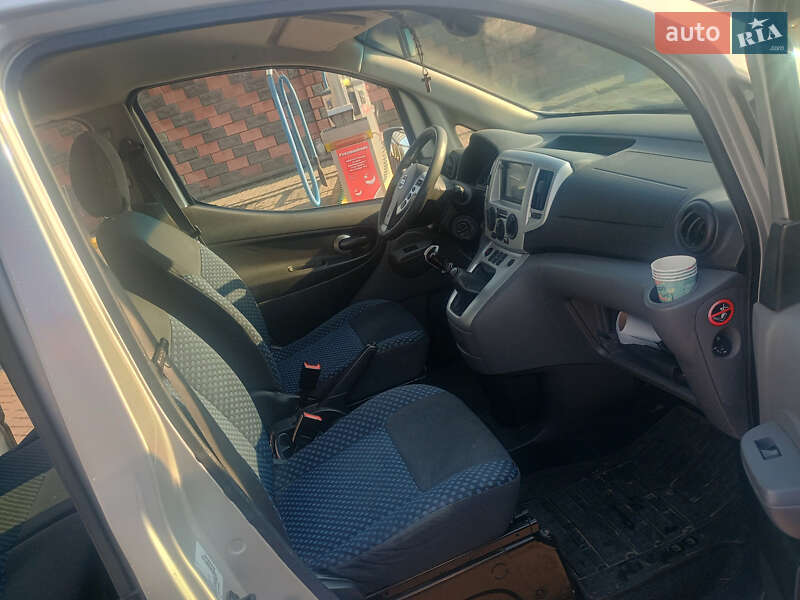 Минивэн Nissan NV200 2011 в Ровно фото 12 Минивэн Nissan NV200 2011 в Ровно