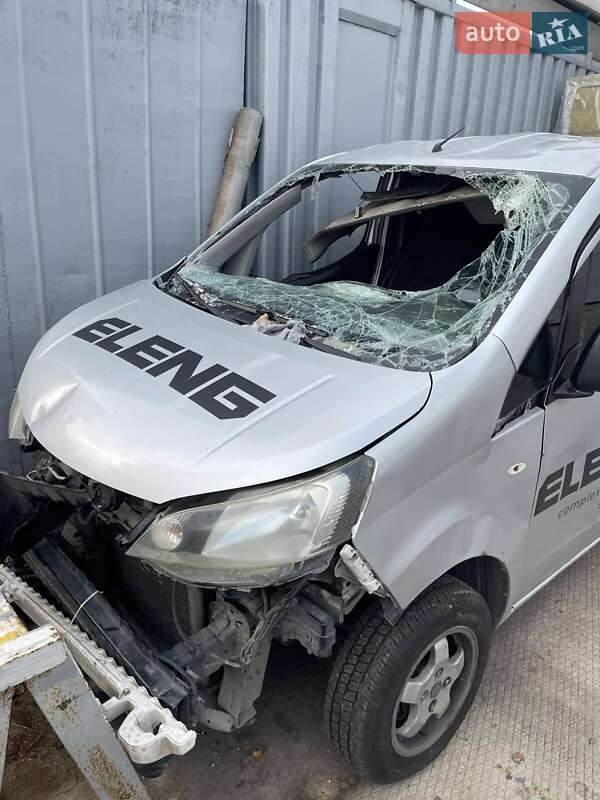 Nissan NV200 2011 Nissan NV200 2011