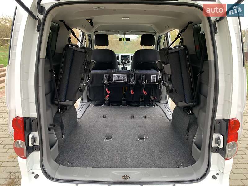 Мінівен Nissan NV200 2015 в Одесі