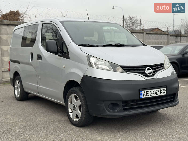 Nissan NV200 2011