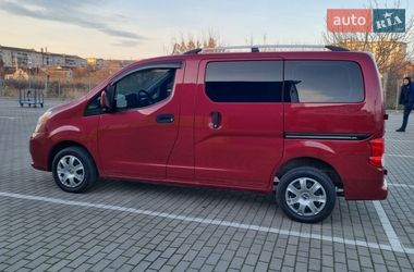 Вантажний фургон Nissan NV200 2014 в Дубні