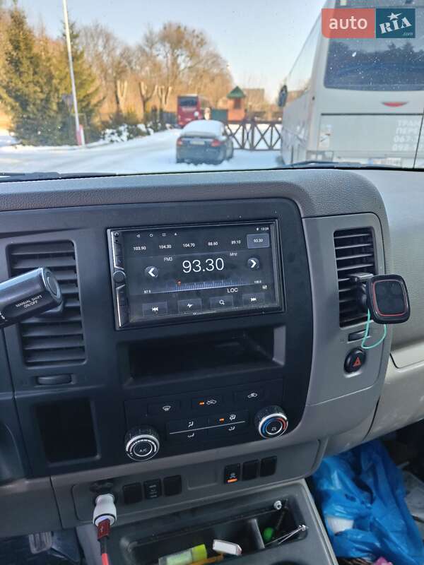 Грузовой фургон Nissan NV2500 2017 в Львове