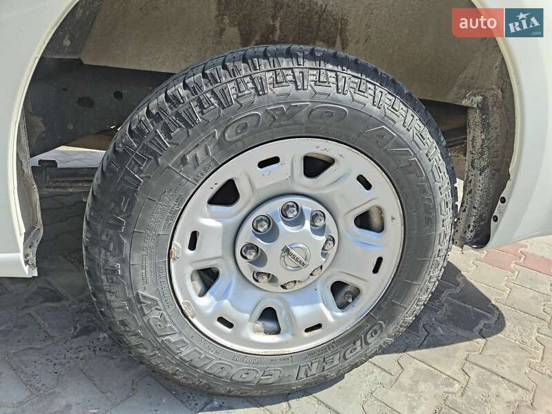 Грузовой фургон Nissan NV2500 2017 в Львове