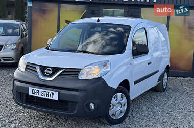 Вантажний фургон Nissan NV250 2020 в Стрию