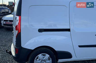 Вантажний фургон Nissan NV250 2020 в Стрию