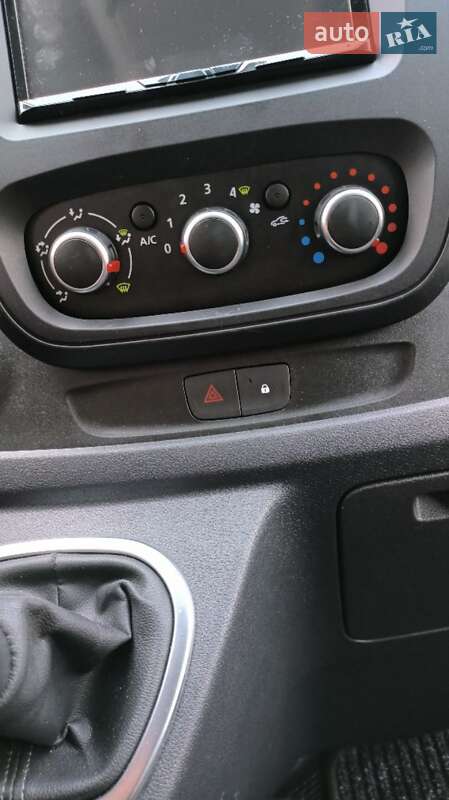 Вантажний фургон Nissan NV300 2019 в Харкові