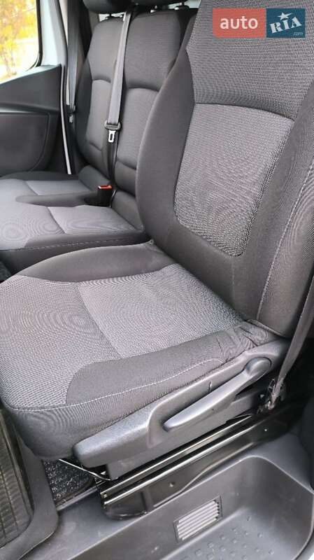 Вантажний фургон Nissan NV300 2019 в Харкові