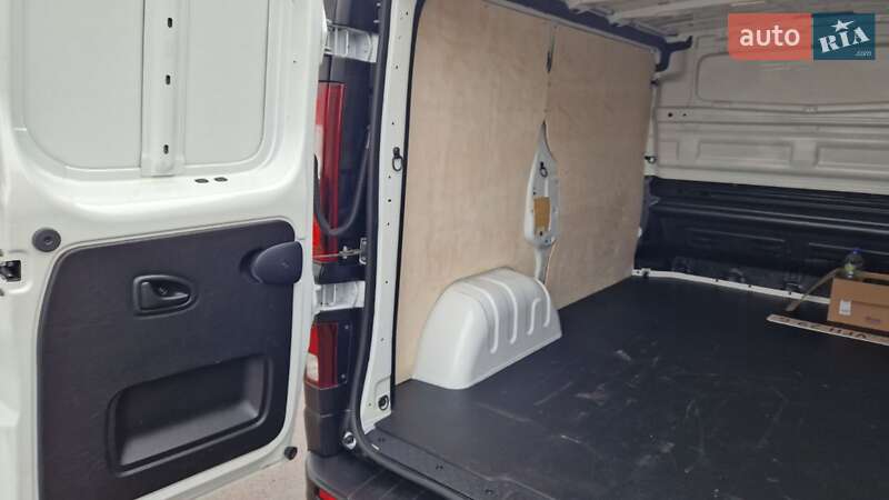 Вантажний фургон Nissan NV300 2019 в Харкові