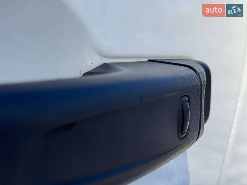 Вантажний фургон Nissan NV300 2019 в Умані фото 14 Вантажний фургон Nissan NV300 2019 в Умані