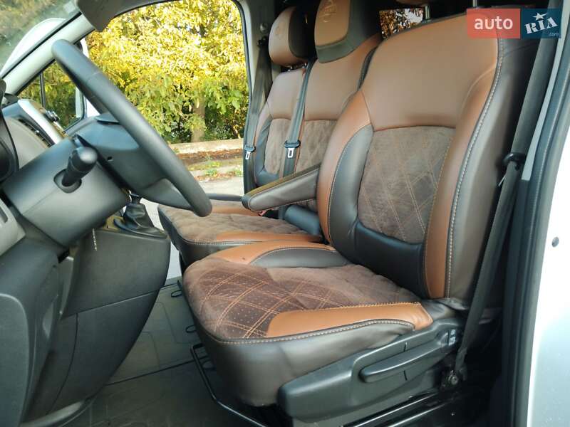 Мінівен Nissan NV300 2017 в Володимирі