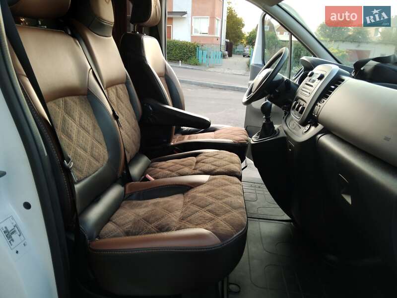 Мінівен Nissan NV300 2017 в Володимирі