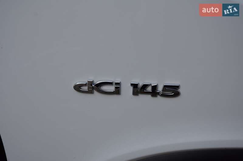 Вантажний фургон Nissan NV300 2021 в Львові