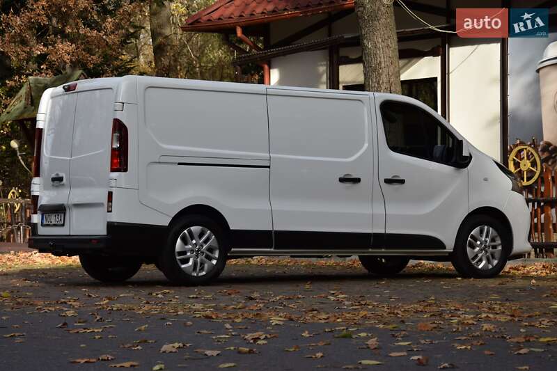 Вантажний фургон Nissan NV300 2021 в Львові