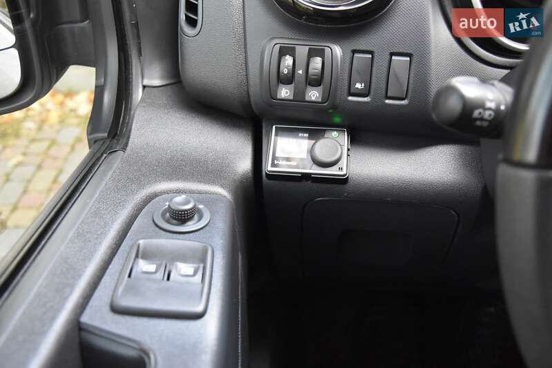 Вантажний фургон Nissan NV300 2021 в Львові