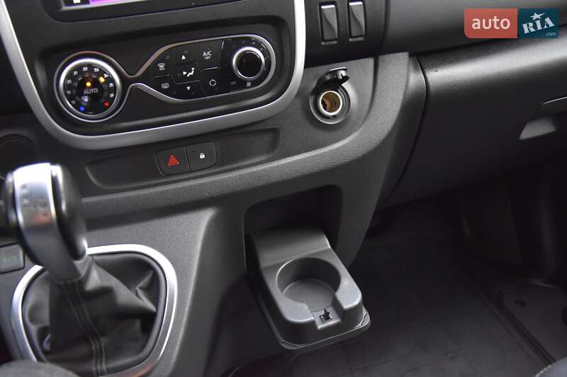 Вантажний фургон Nissan NV300 2021 в Львові