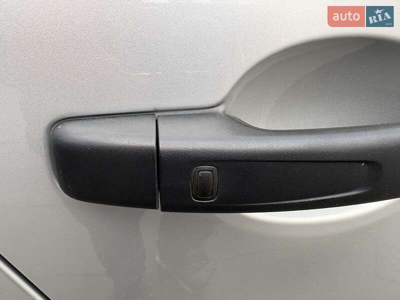 Минивэн Nissan NV300 2020 в Луцке фото 12 Минивэн Nissan NV300 2020 в Луцке