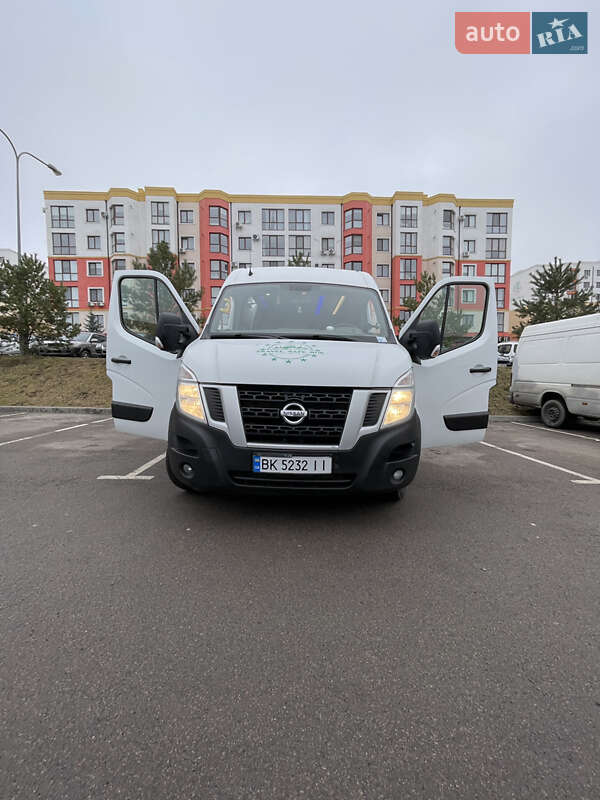 Микроавтобус Nissan NV400 2015 в Ровно