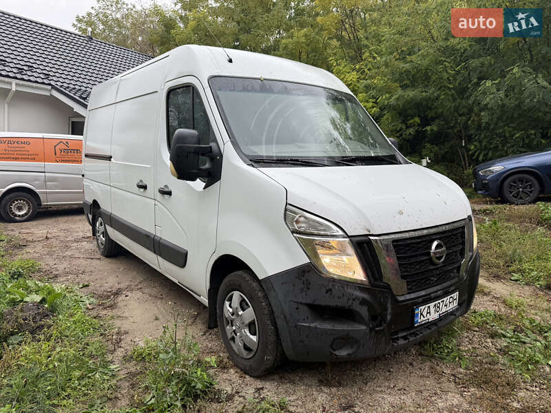 Вантажний фургон Nissan NV400 2017 в Києві