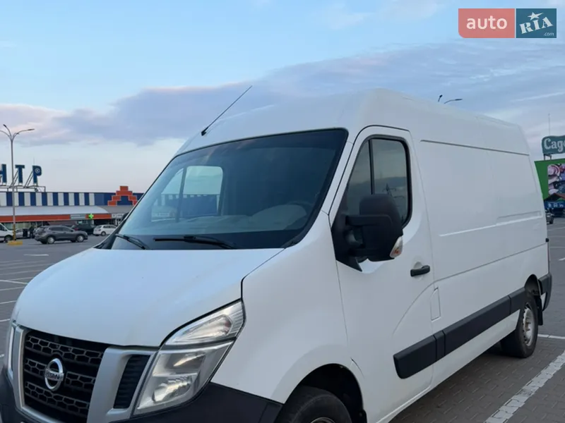 Nissan NV400 2015