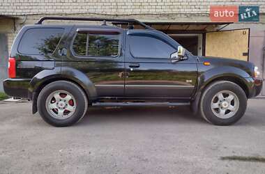 Внедорожник / Кроссовер Nissan Paladin 2005 в 