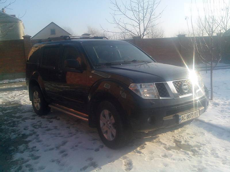 Внедорожник / Кроссовер Nissan Pathfinder 2006 в Луцке