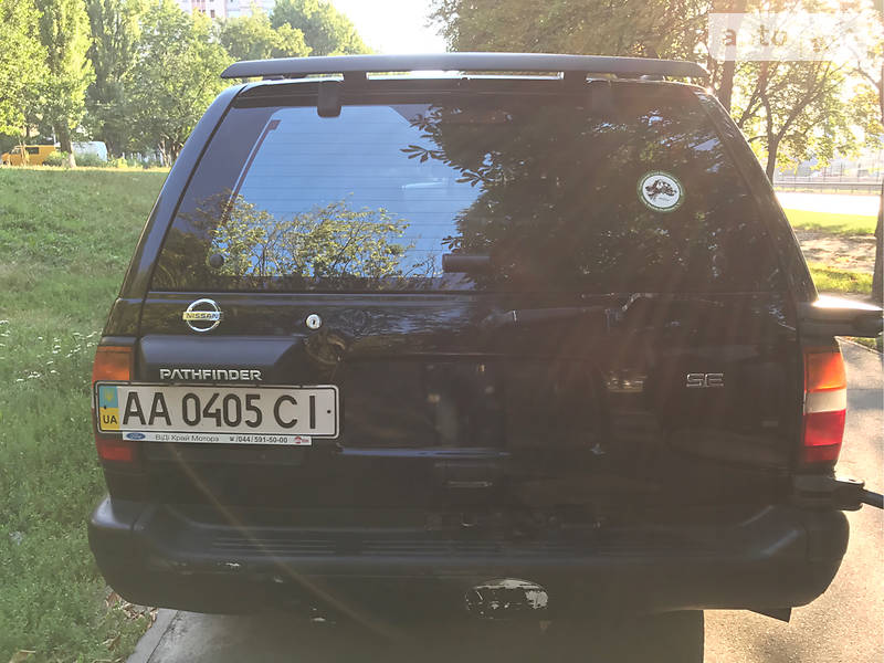 Внедорожник / Кроссовер Nissan Pathfinder 1997 в Киеве