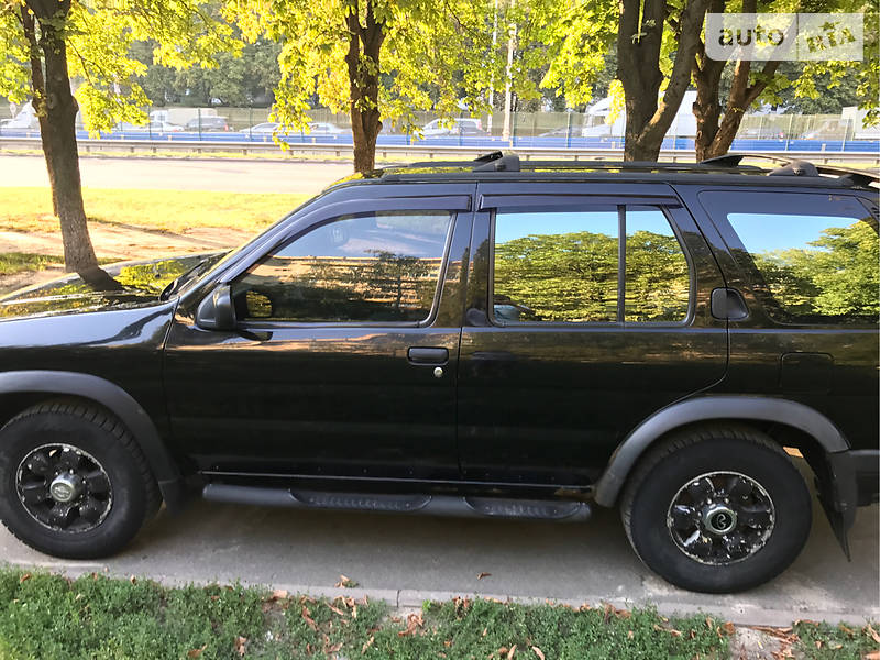 Внедорожник / Кроссовер Nissan Pathfinder 1997 в Киеве