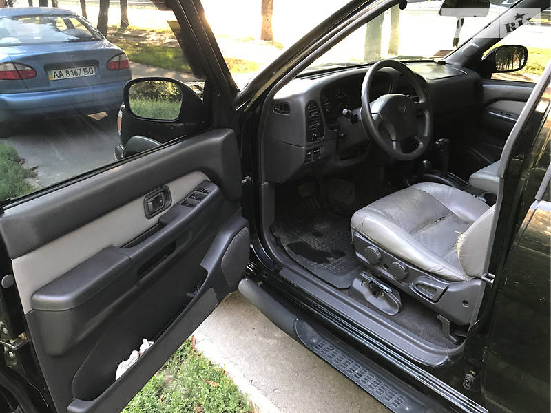 Внедорожник / Кроссовер Nissan Pathfinder 1997 в Киеве