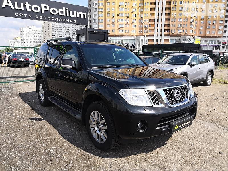Позашляховик / Кросовер Nissan Pathfinder 2012 в 