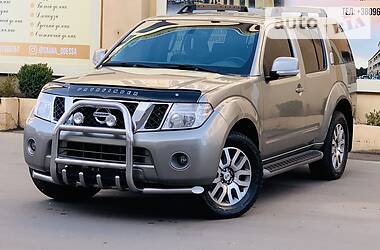 Позашляховик / Кросовер Nissan Pathfinder 2012 в 