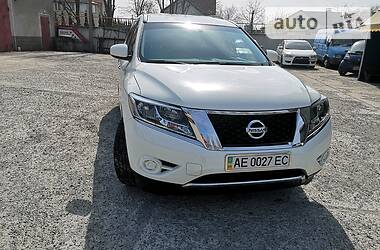 Позашляховик / Кросовер Nissan Pathfinder 2016 в 