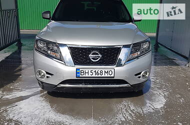 Внедорожник / Кроссовер Nissan Pathfinder 2015 в Черноморске