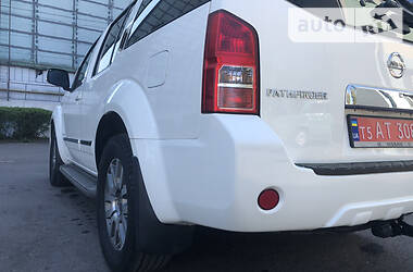 Внедорожник / Кроссовер Nissan Pathfinder 2010 в Радивилове