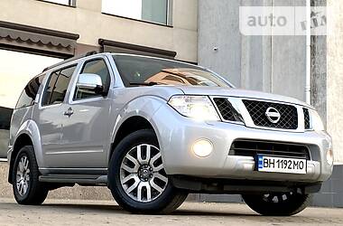 Позашляховик / Кросовер Nissan Pathfinder 2013 в 