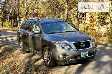 Позашляховик / Кросовер Nissan Pathfinder 2015 в Кривому Розі